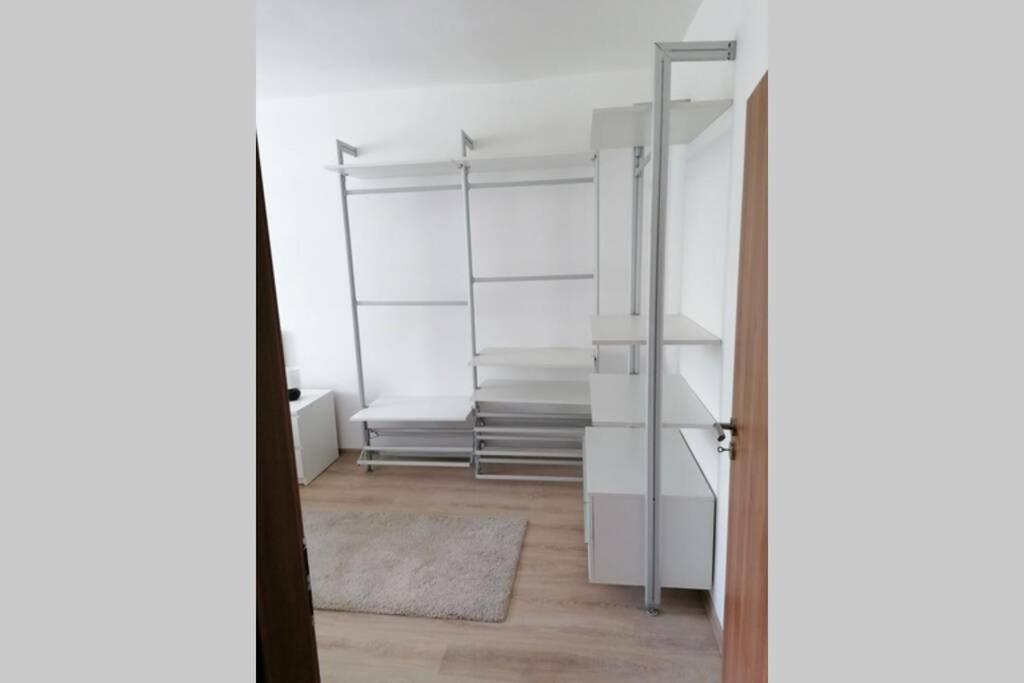 Apartman Blizko Hlavnej Stanice A Centra Mesta 바르데요프 외부 사진